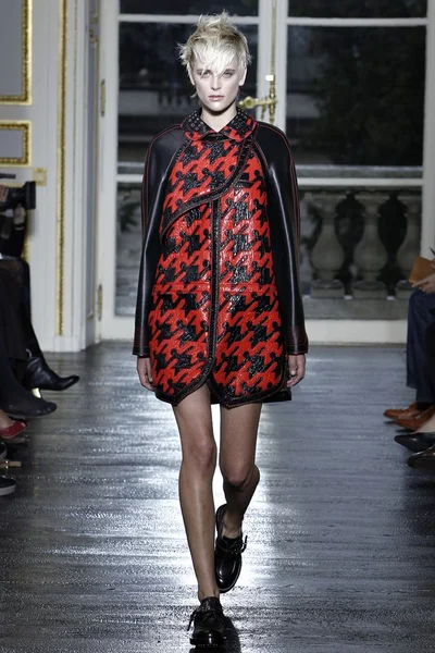 Look 1